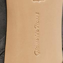 مملوكة مسبقًا صندل جيانفيتو روسي ماكسين سويدي رصاصي قصات بحزام للكاحل مقاس 39 