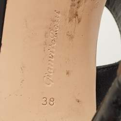 مملوكة مسبقًا صندل جيانفيتو روسي أبيض جلد بحزام عند الكاحل مقاس 39