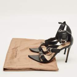 مملوكة مسبقًا صندل جيانفيتو روسي أبيض جلد بحزام عند الكاحل مقاس 39