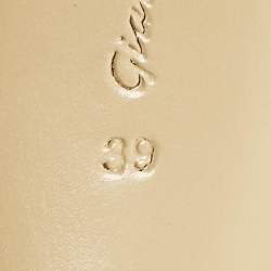 Pre Owned حذاء كعب عالي جيانفيتو روسي جلد لامع أصفر مقدمة مدببة مقاس 39