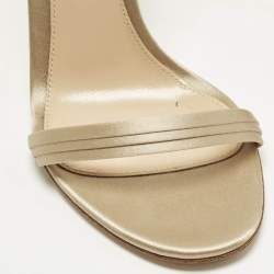 مملوكة مسبقًا Gianvito Rossi Portofino Size 36 Beige Satin Ankle Strap Sandals