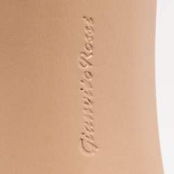 مملوكة مسبقًا صندل جيانفيتو روسي بيج براءة اختراع جلد وبي في سي إل مقاس 39