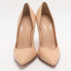 Pre Owned Gianvito Rossi Size 34.5 Beige Leather Pumps