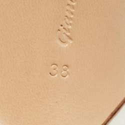 Pre Owned صندل جيانفيتو روسي كيم جلد فضي برباط للكاحل مقاس 37.5