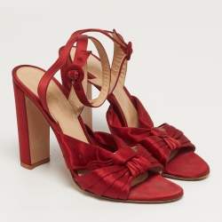 مملوكة مسبقًا Gianvito Rossi Size 41 Red Satin Ankle Knot  Sandals