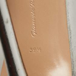 مملوكة مسبقًا Gianvito Rossi 105 Size 39.5 Silver Leather D'orsay Pumps
