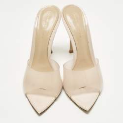 مملوكة مسبقًا صندل سلايد غينافيتو روسي إللي سويدي بيج لامع مقاس 39