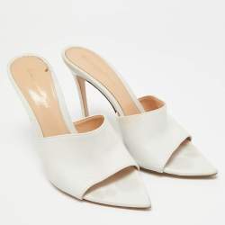 مملوكة مسبقًا Gianvito Rossi Alise Size 38 White Leather Slide Sandals