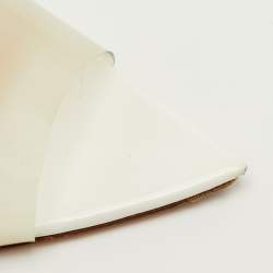 Pre Owned صندل جيانفيتو روسي إيلي أبيض بي في سي مفتوح من الأمام مقاس 36.5