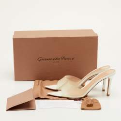 Pre Owned صندل جيانفيتو روسي إيلي أبيض بي في سي مفتوح من الأمام مقاس 36.5