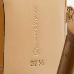 Pre Owned حذاء كعب عالي جيانفيتو روسي جلد لامع بيج متقاطعة بمقدمة مدببة مقاس 37.5