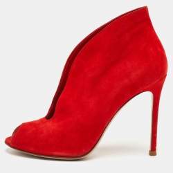 مملوكة مسبقًا Gianvito Rossi Vamp Size 37 Bright Red Suede Peep Toe Ankle Booties