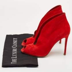 مملوكة مسبقًا Gianvito Rossi Vamp Size 37 Bright Red Suede Peep Toe Ankle Booties
