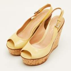 Pre Owned Gianvito Rossi Size 37 Light Yellow Patent Leather Cork Platform Wedge Slingback Sandals
