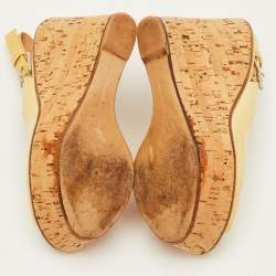 Pre Owned Gianvito Rossi Size 37 Light Yellow Patent Leather Cork Platform Wedge Slingback Sandals