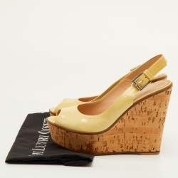 Pre Owned Gianvito Rossi Size 37 Light Yellow Patent Leather Cork Platform Wedge Slingback Sandals