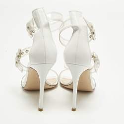 مملوكة مسبقًا صندل جيانفيتو روسي جابي من البي في سي الشفاف والجلد الأبيض بحزام كاحل مقاس 39