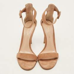 مملوكة مسبقًا Gianvito Rossi Cherry Portofino Size 36 Beige Suede Ankle Strap Sandals