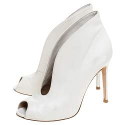 Gianvito Rossi White Leather V Neck Peep Toe Booties Size 37