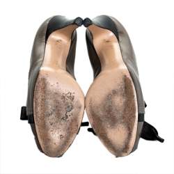 Pre Owned Gianvito Rossi Grey/Black Leather Bow Peep Toe Platform Pumps Size 40