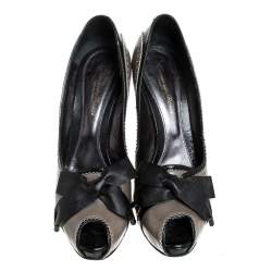 Pre Owned Gianvito Rossi Grey/Black Leather Bow Peep Toe Platform Pumps Size 40