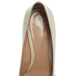 Pre Owned Gianvito Rossi Cream Patent Leather Round Toe Block Heel Pumps Size 37.5