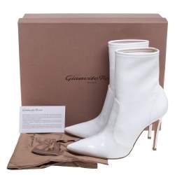 Pre Owned Gianvito Rossi White Vinyl Pointed Toe Booties Size 39