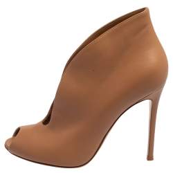 Pre Owned Gianvito Rossi Beige Leather V Neck Peep Toe Booties Size 39
