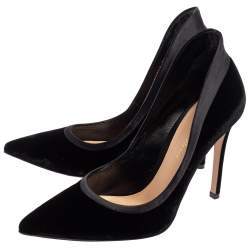 Pre Owned Gianvito Rossi Black Tuxedo Velvet Pumps Size 37.5