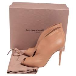 Pre Owned Gianvito Rossi Beige Leather Vamp Booties Size 39