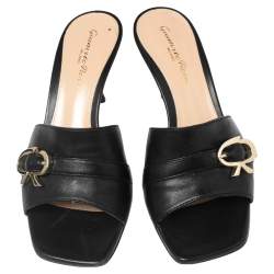 Pre Owned Gianvito Rossi Black Leather Buckle Detail Sandals Size 35
