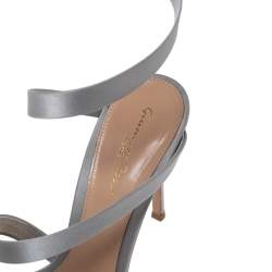 Pre Owned Gianvito Rossi Grey Satin Opera Sandals Size 41.5