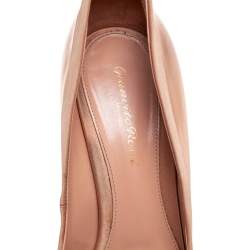 Pre Owned Gianvito Rossi Gold Leather Pointed Toe Pumps Size 39.5