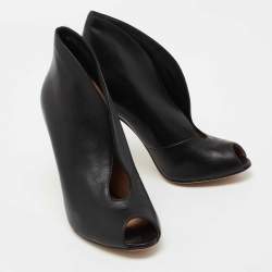 Pre Owned Gianvito Rossi Black Leather V-Neck Peep-Toe Ankle Booties Size 38.5