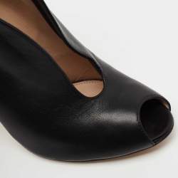 Pre Owned Gianvito Rossi Black Leather V-Neck Peep-Toe Ankle Booties Size 38.5