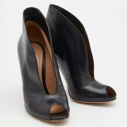 Pre Owned Gianvito Rossi Black Leather Vamp Peep Toe Booties Size 37.5