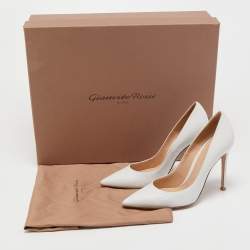 Pre Owned Gianvito Rossi White Leather Pointed Toe Pumps Size 36