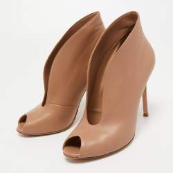 Pre Owned Gianvito Rossi Beige Leather Vamp Booties Size 40