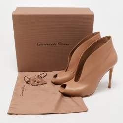 Pre Owned Gianvito Rossi Beige Leather Vamp Booties Size 40
