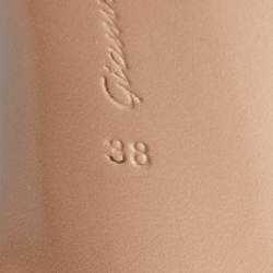 Pre Owned Gianvito Rossi White Leather and PVC Plexi Pointed Toe Pumps Size 38