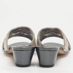 مملوكة مسبقًا Gina Loren Size 40 Silver Croc Embossed Patent Leather Slide Sandals