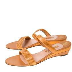 Pre Owned صندل جينا بسيور و بكعب روكي جلد بيج مقاس 41.5