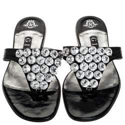 Pre Owned صندل إصبع فلات جينا جلد أسود لامع مزخرف كريستال مقاس 38