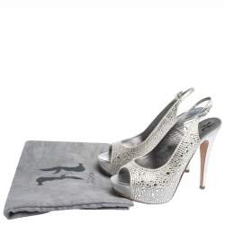 Pre Owned صندل جينا ساتان رصاصي مزخرف نعل سميك ممفتوح من الأما م مقاس 39