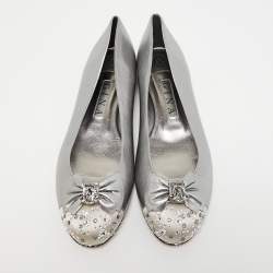 Pre Owned Gina Metallic Two Tone Leather and Satin Crystal Embellished Cap Toe Bow Ballet Flats Size 39.5