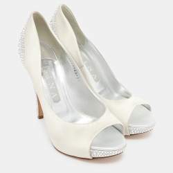 Pre Owned Gina Silver Satin Crystal Embellished Peep Toe Pumps Size 38.5