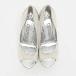 Pre Owned Gina Silver Satin Crystal Embellished Peep Toe Pumps Size 38.5