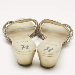 مملوكة مسبقًا صندل سلايد جينا جلد ذهبي مزخرف كريستال مقاس 40