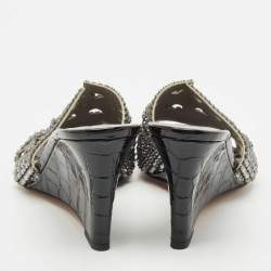 Pre Owned صندل جينا إسفين سيراكيوز جلد رمادي مزخرف بالكريستال مقاس 38.5