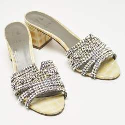 Pre Owned صندل سلايد جينا جلد براءات الاختراع كريمي مزخرف بالكريستال مقاس 41.5